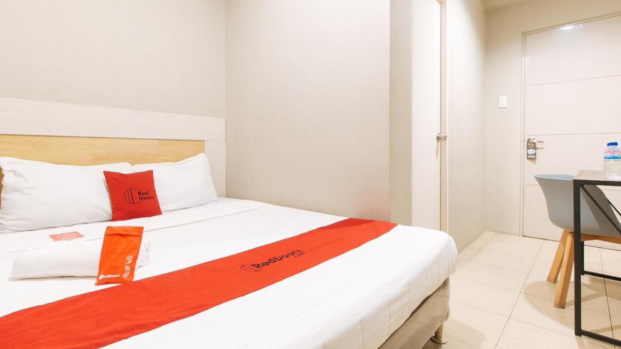 Reddoorz Plus Near Osmena Highway 2 Hotel Манила Екстериор снимка