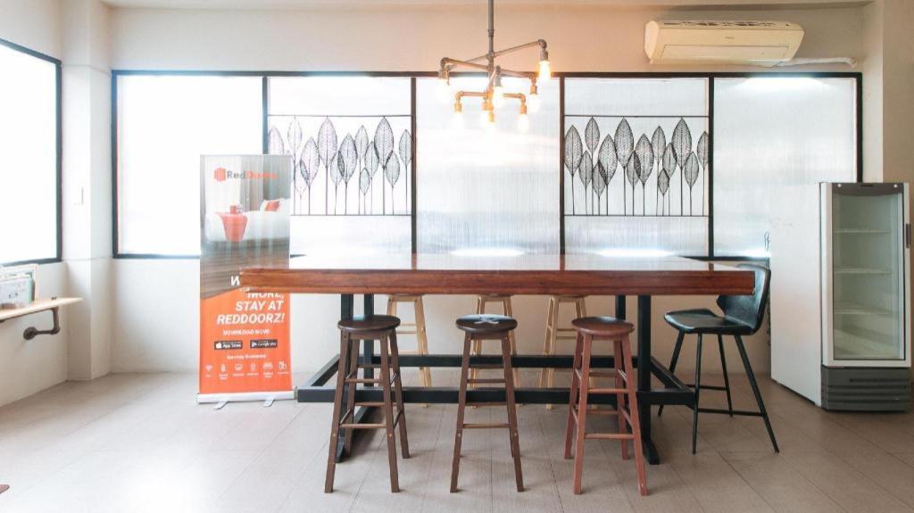 Reddoorz Plus Near Osmena Highway 2 Манила Екстериор снимка