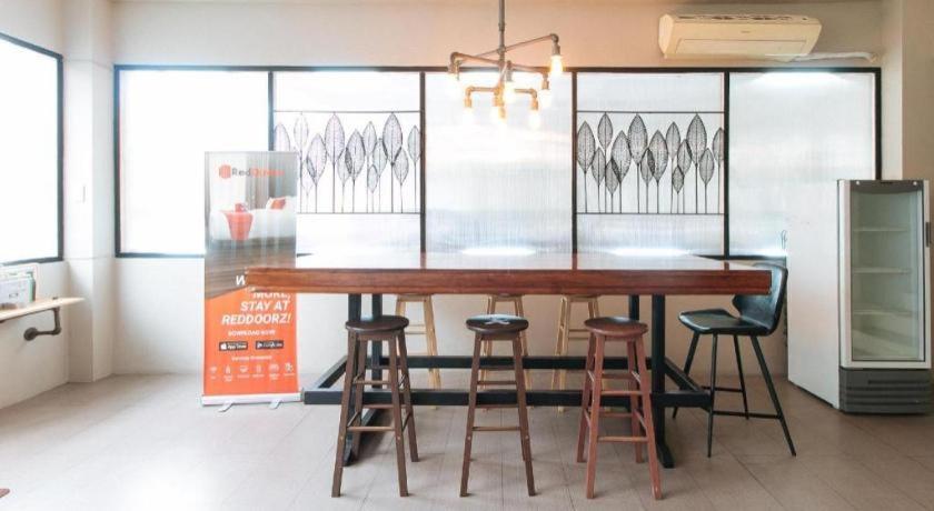 Reddoorz Plus Near Osmena Highway 2 Манила Екстериор снимка