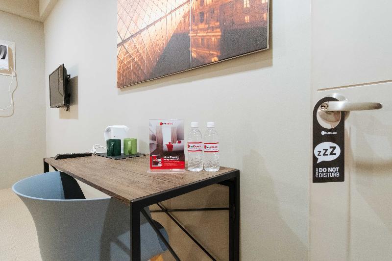 Reddoorz Plus Near Osmena Highway 2 Манила Екстериор снимка